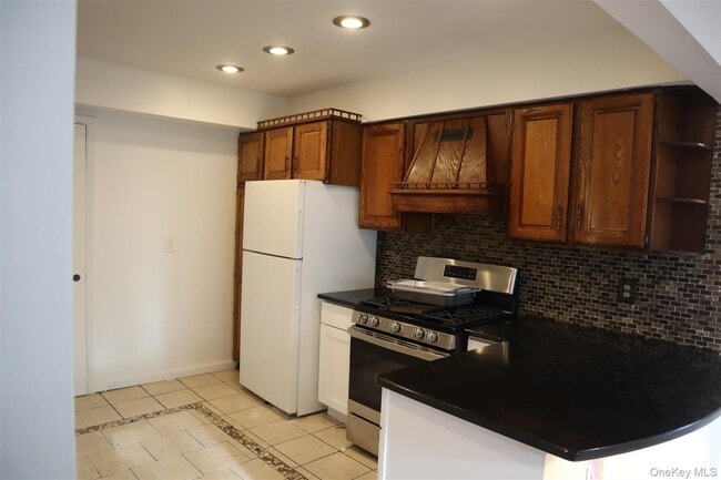 Building Photo - 1432 E Mombasha Rd