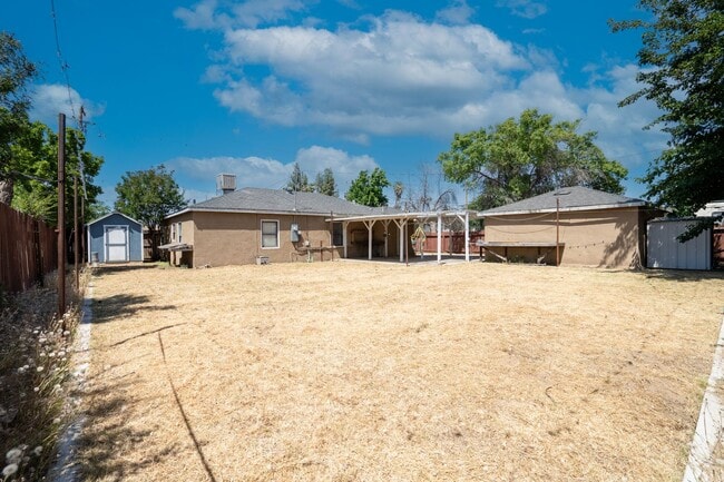 Building Photo - Single Family Home