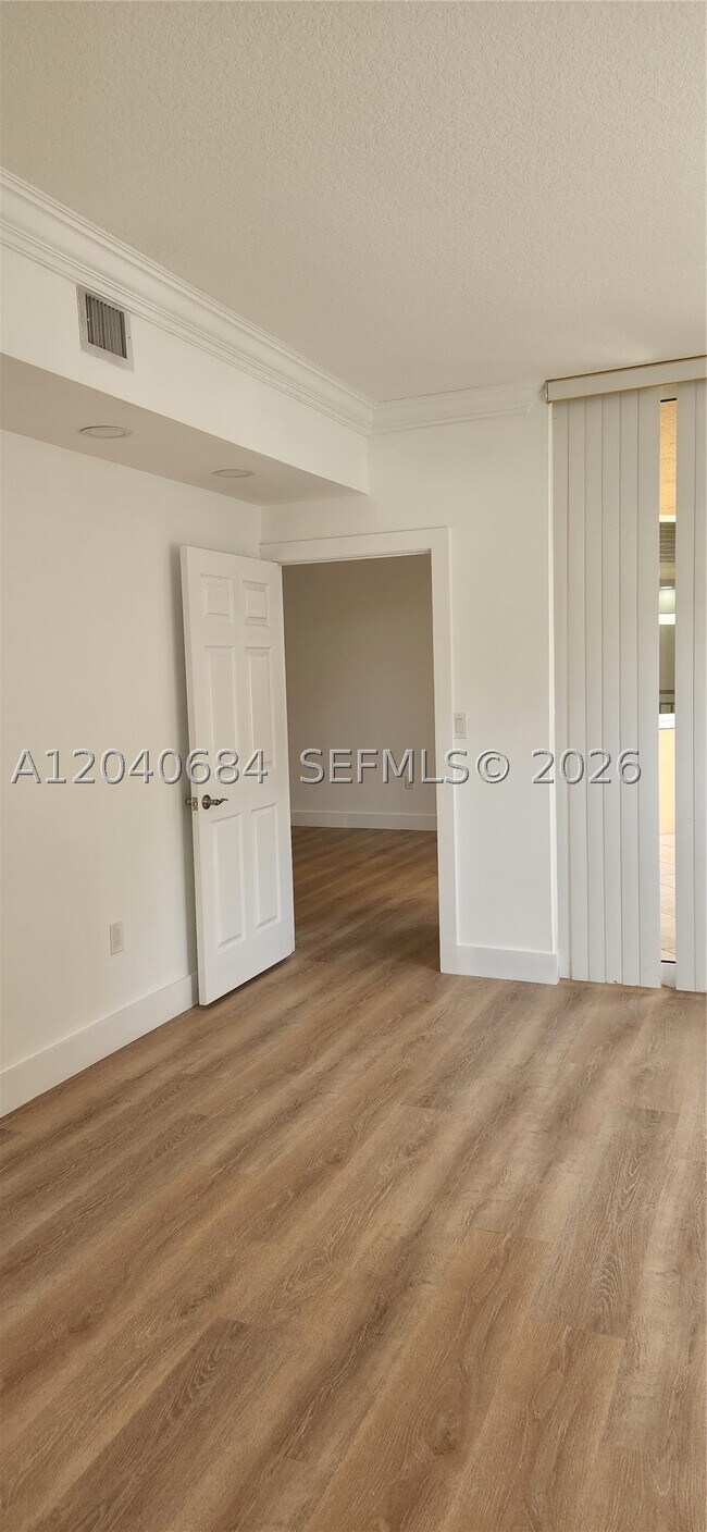 Building Photo - 357 Almeria Ave