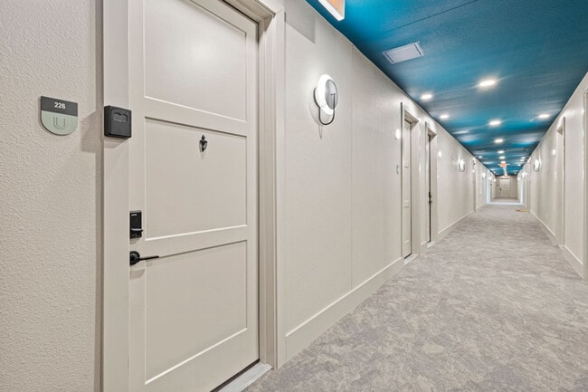 Building Photo - 596 W 9th St