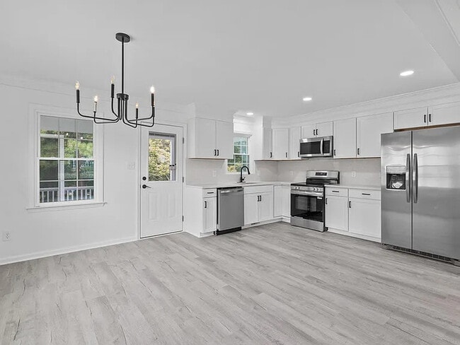 Building Photo - Lease OR Lease to Own