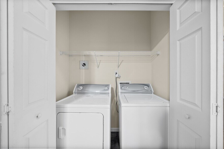 Building Photo - 109 Holland Dr