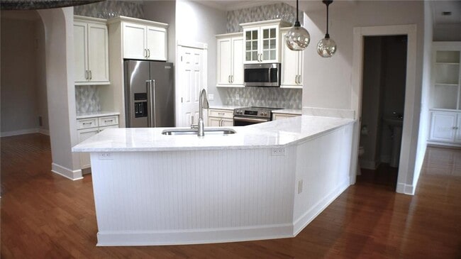 Building Photo - 4910 Old Creek Dr