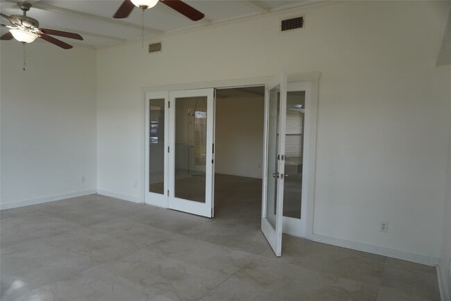 Building Photo - 10703 Wickersham Ln