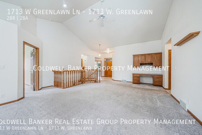 Building Photo - 1713 W Greenlawn Ln