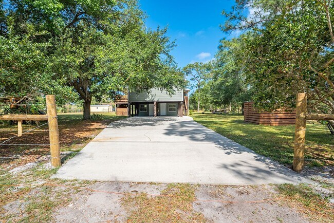 Building Photo - Serene 3-Bedroom Home on 1 Acre Lot