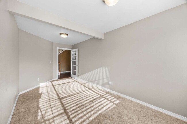 Building Photo - RENTED ~ THIS PROPERTY IS NO LONGER AVAILABLE~ ** This beautiful light filled home offers 4-bedro...