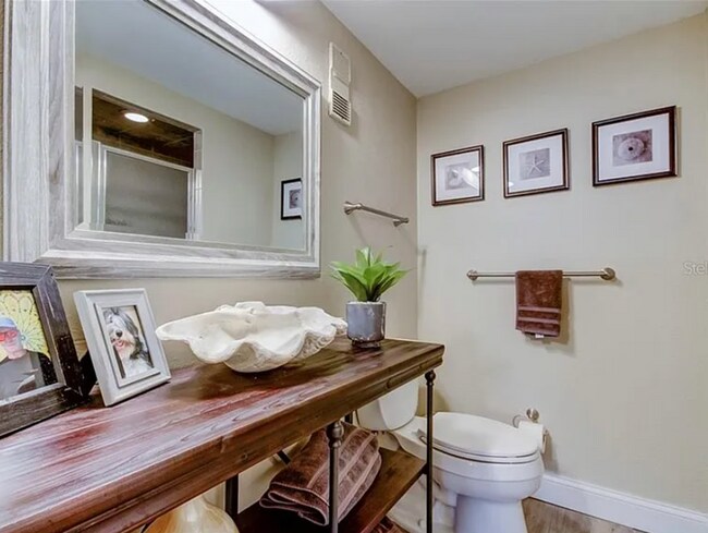 Building Photo - LONG TERM - FULLY FURNISHED 2/2 Open water...