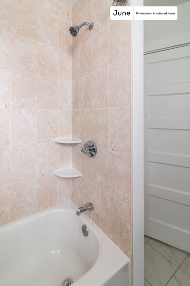 Building Photo - Room in Shared 7 bed/2 bath home in Brighton