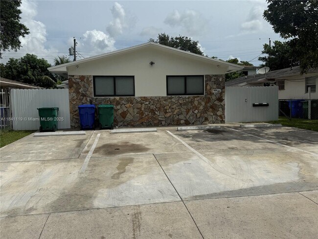 Building Photo - 1829 NW 46th St