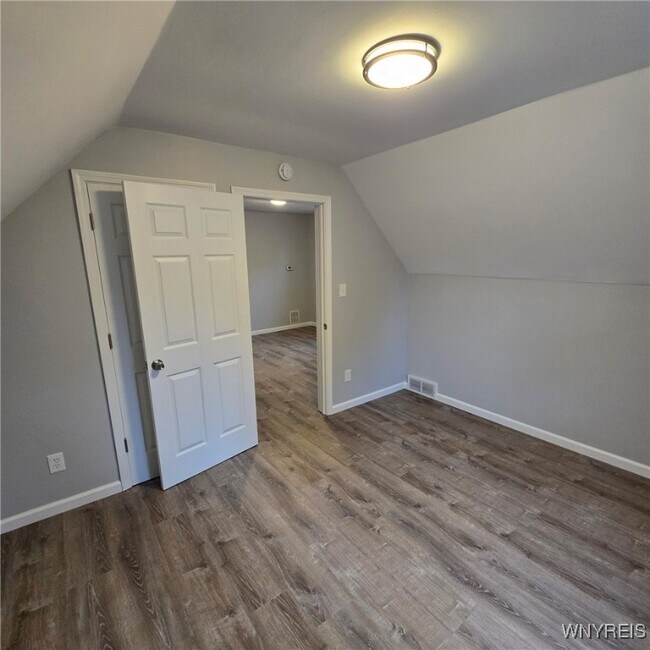 Building Photo - 3218 North Ave