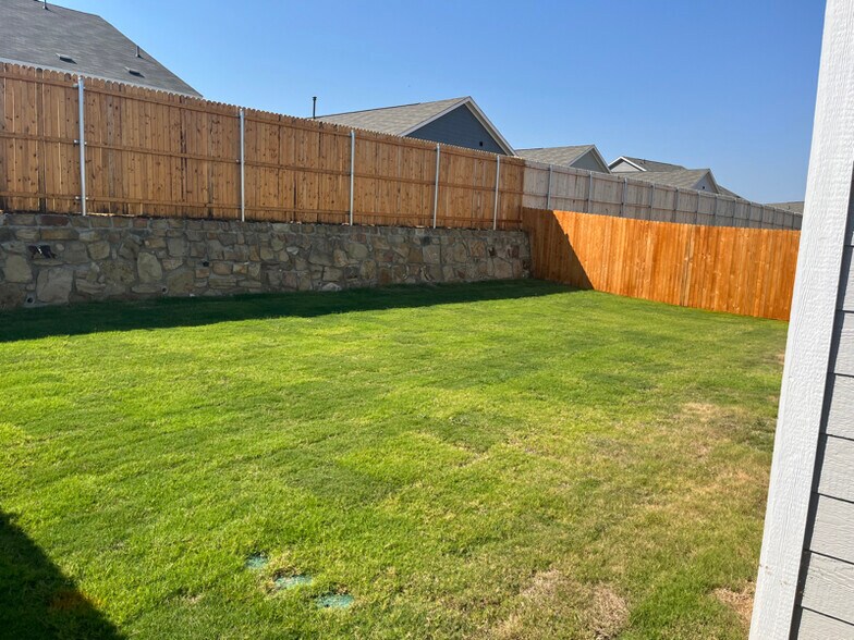 Building Photo - 4025 Twinleaf Dr
