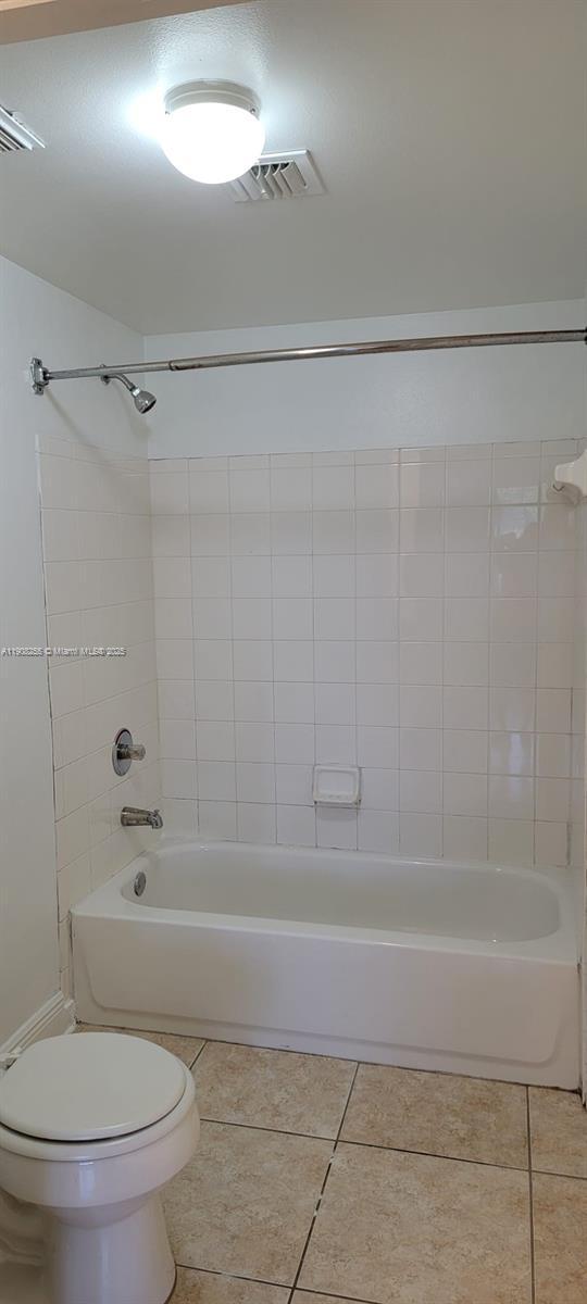 Building Photo - 2452 Centergate Dr