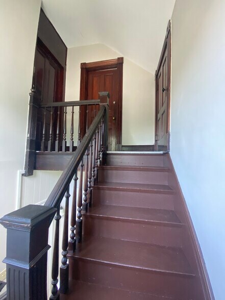 Building Photo - 4822 Oak St