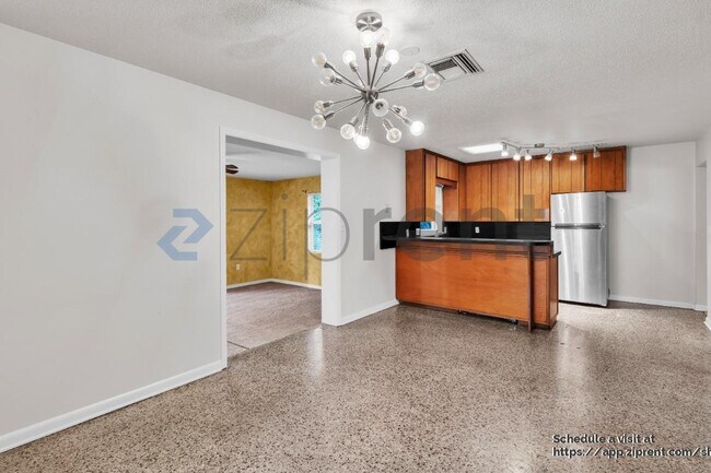 Building Photo - 803 Ellendale Dr