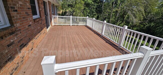 Building Photo - 7297 Moss Ln