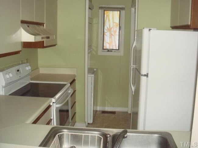 Building Photo - Chapel Hill - Mill Creek 4BR/2BA Condo