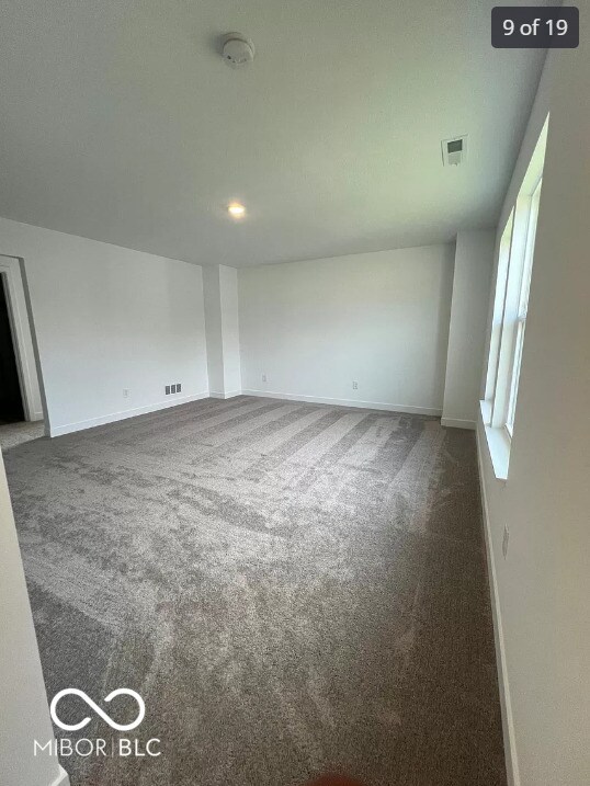 Building Photo - 705 Newton Dr