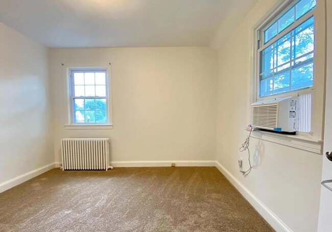 Building Photo - Charming 3BR/1BA Home in Prime Bethesda Location