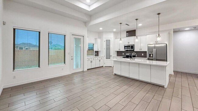 Building Photo - 5106 Sebastian Dr