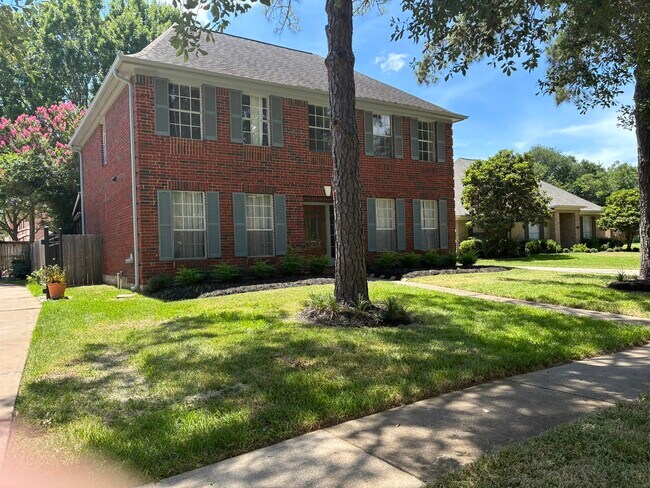 Building Photo - 4635 Meadow Green Dr
