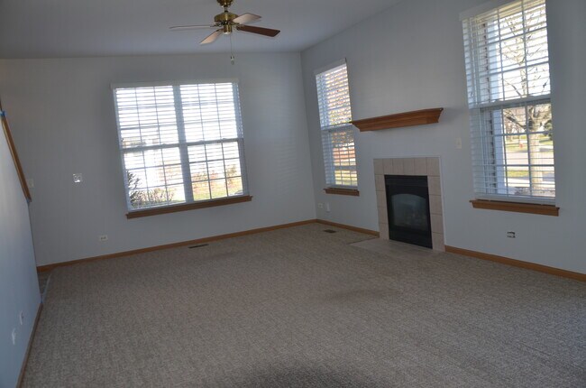 Building Photo - 206 Brompton Ln