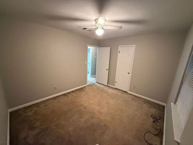 Building Photo - Northeast Pensacola - Harbour Square - 2 bedroom, 1 bathroom