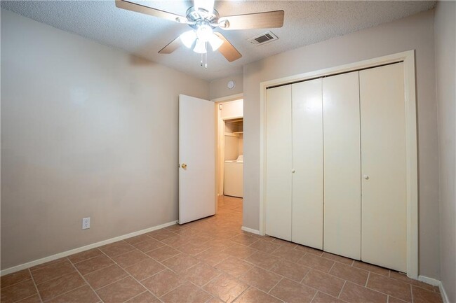 Building Photo - 9104 Quail Creek Dr