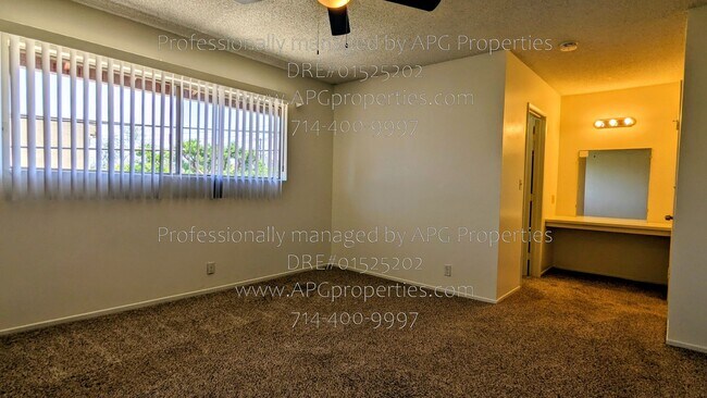 Building Photo - 1810 W Greenleaf Ave