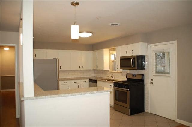 Building Photo - 1133 Valley View Dr