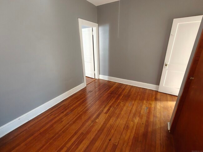 Building Photo - 42 Groton St