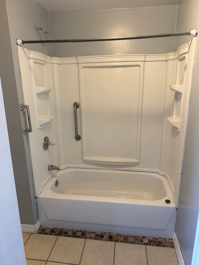 Building Photo - 213 D St NW