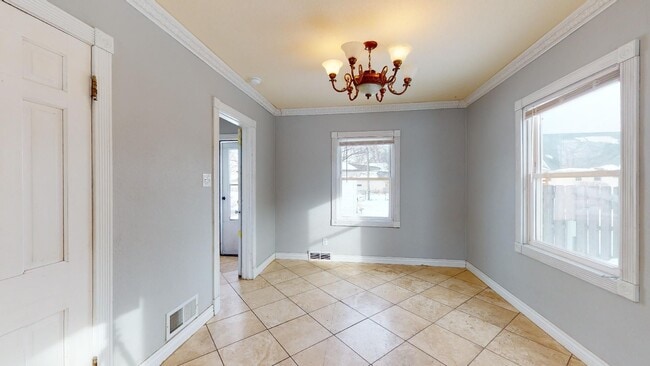 Building Photo - AVAILABLE AUGUST 1st, Cute, 2-story Duplex