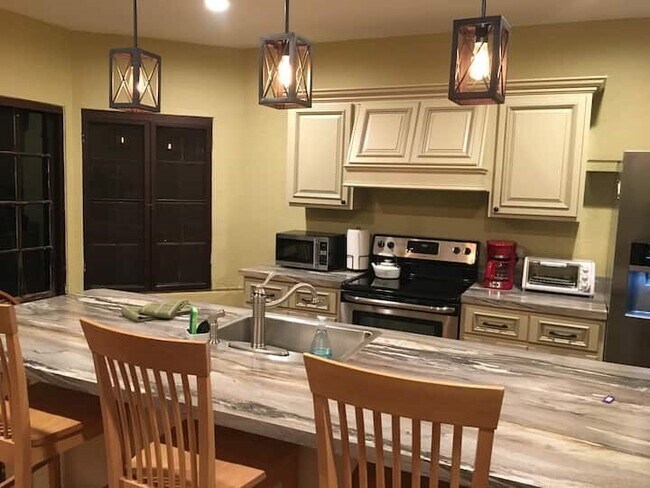 Building Photo - 108 Dexter Rd