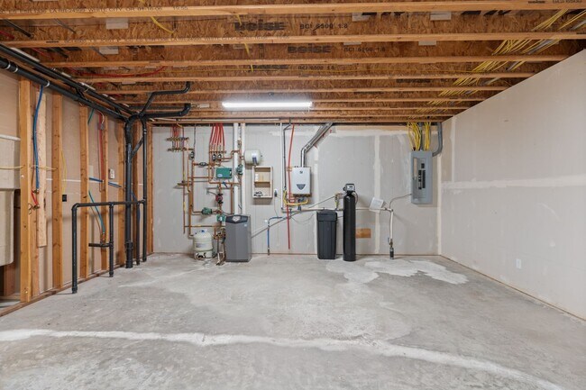 Building Photo - 6 Bed 4 Bath Daylight Rancher on Acreage in Mead School District.  Absolutely Gorgeous