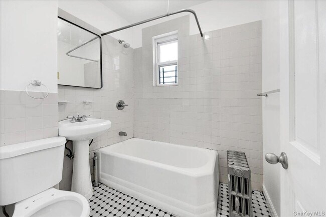 Building Photo - 3 221st St