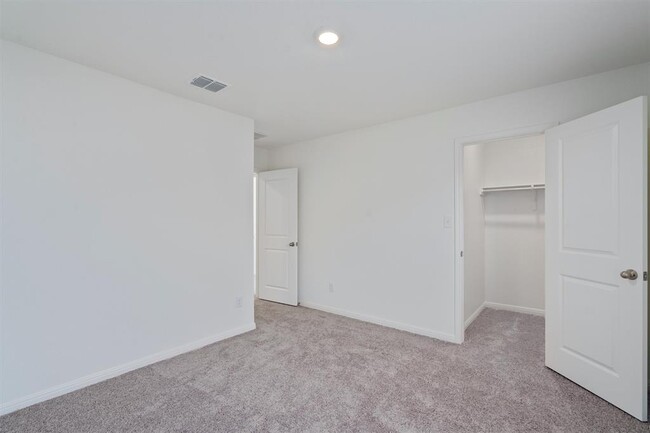 Building Photo - 621 Gemsbok Rd