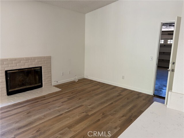 Building Photo - 620 Sky Ct