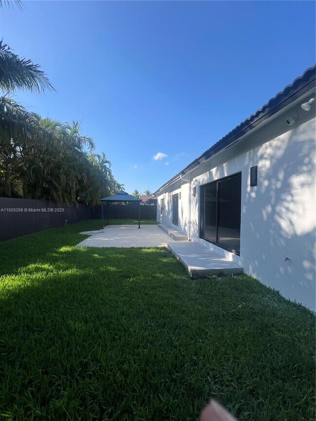 Building Photo - 2682 SW 139th Pl