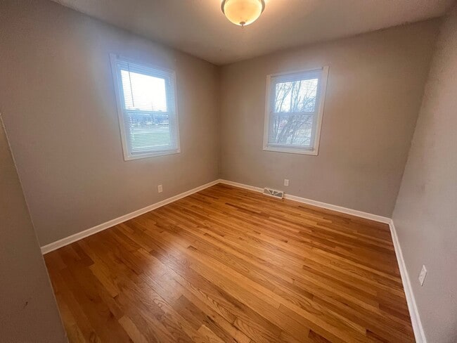 Building Photo - Four Bedroom Duplex in Jenison!