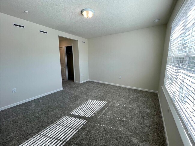 Building Photo - 1986 Canny Cv