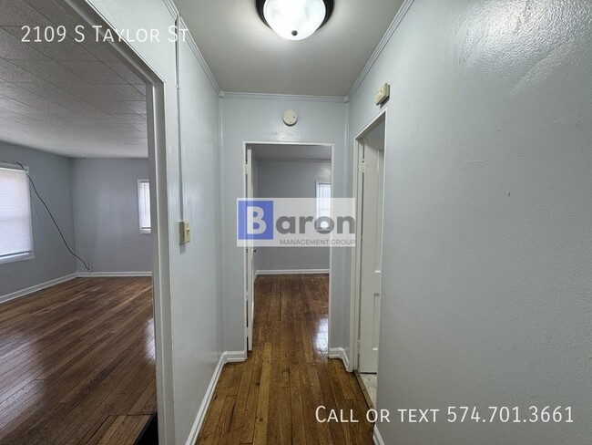 Building Photo - 2109 S Taylor St