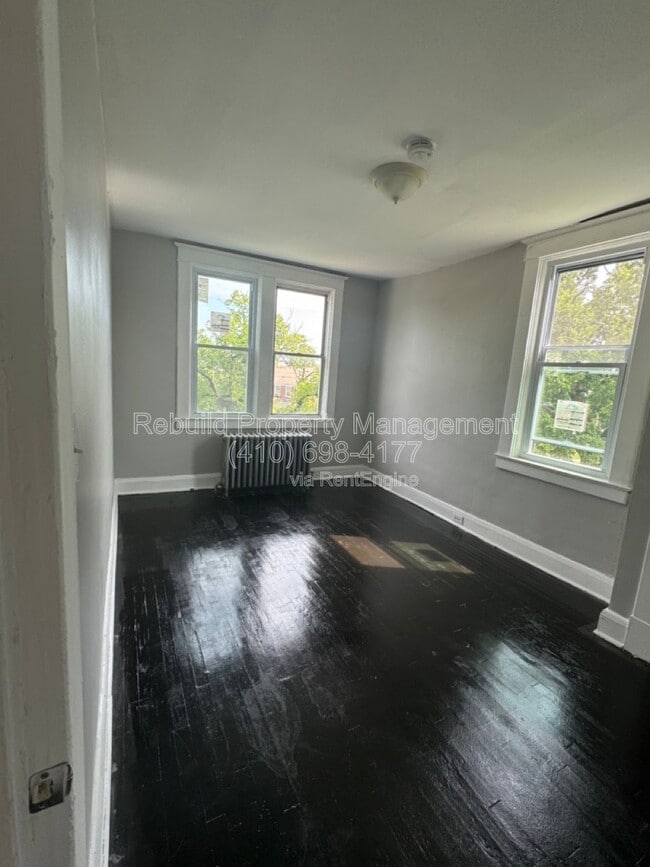 Building Photo - 3328 Lawnview Ave