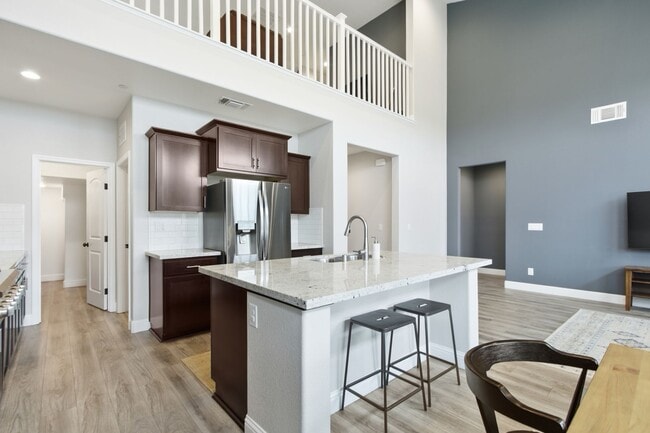 Building Photo - Springlake 3 Bedroom 3 Bathroom House