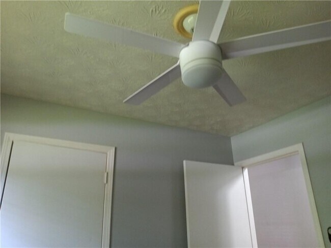 Building Photo - 5060 Lisa Ct