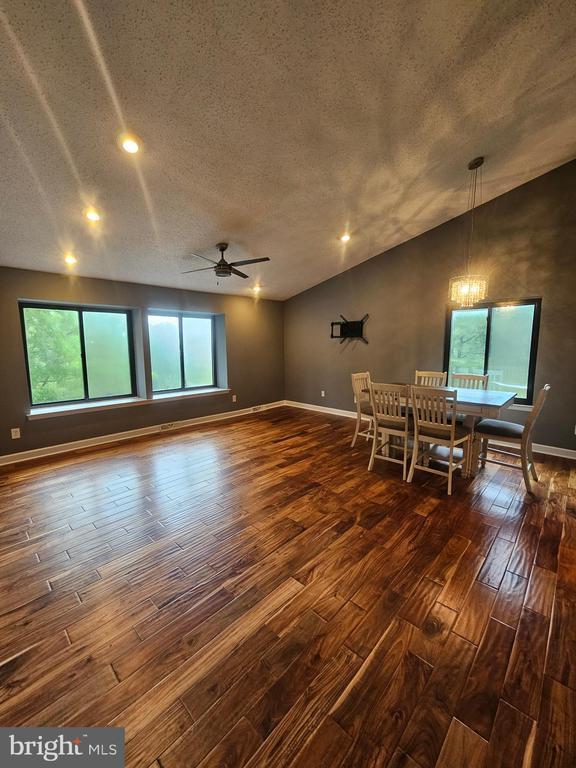 Building Photo - 3435 Pebble Beach Dr