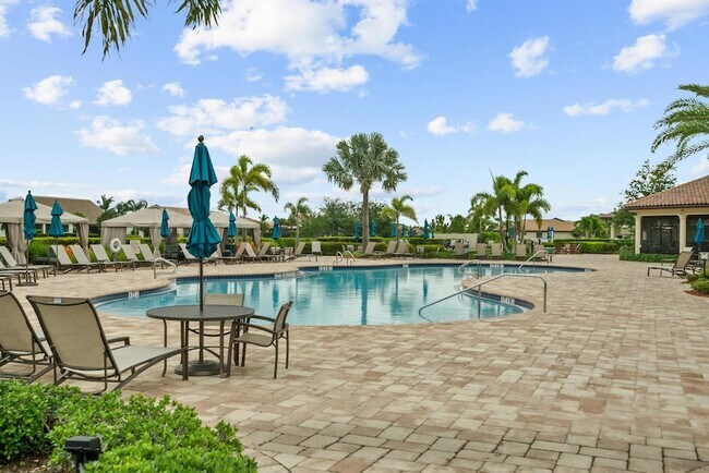 Building Photo - 680 SE Villandry Way