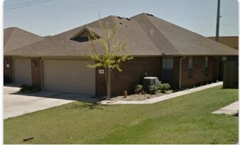 Building Photo - 1206 Fianna Place Ct