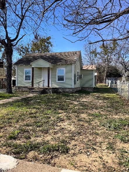 Building Photo - 503 N Pearl St