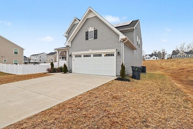 Building Photo - 484 Bridgepoint Dr